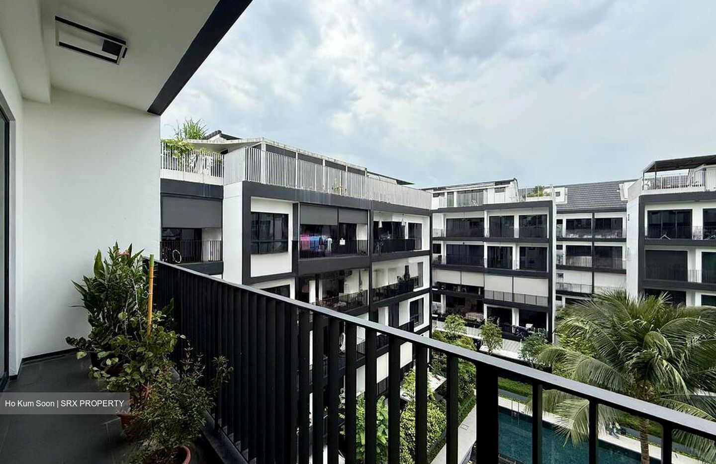 Village @ Pasir Panjang (D5), Condominium #474071031